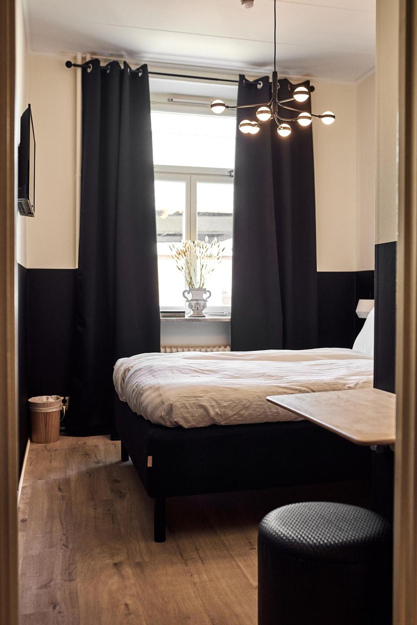 Hotell Slottsgatan ออสการ์ชัมน์ ภายนอก รูปภาพ